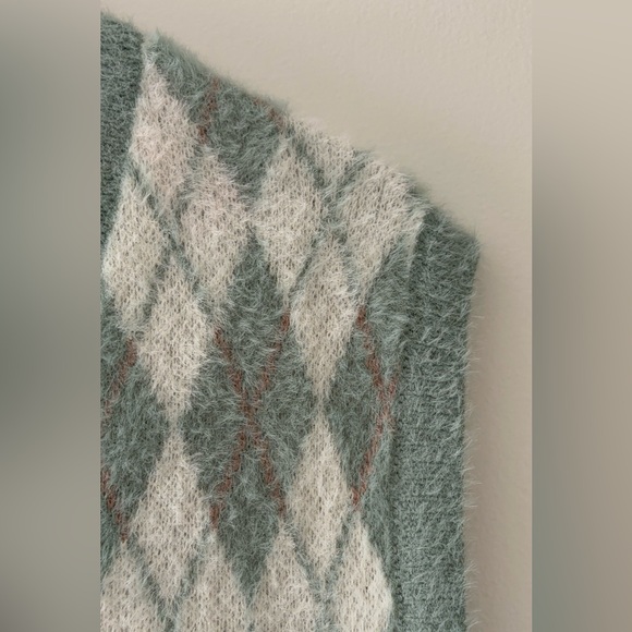 William Rast Soft Short Hair Fur Argyle Pullover Oversized Sweater Vest Size M - Picture 7 of 10